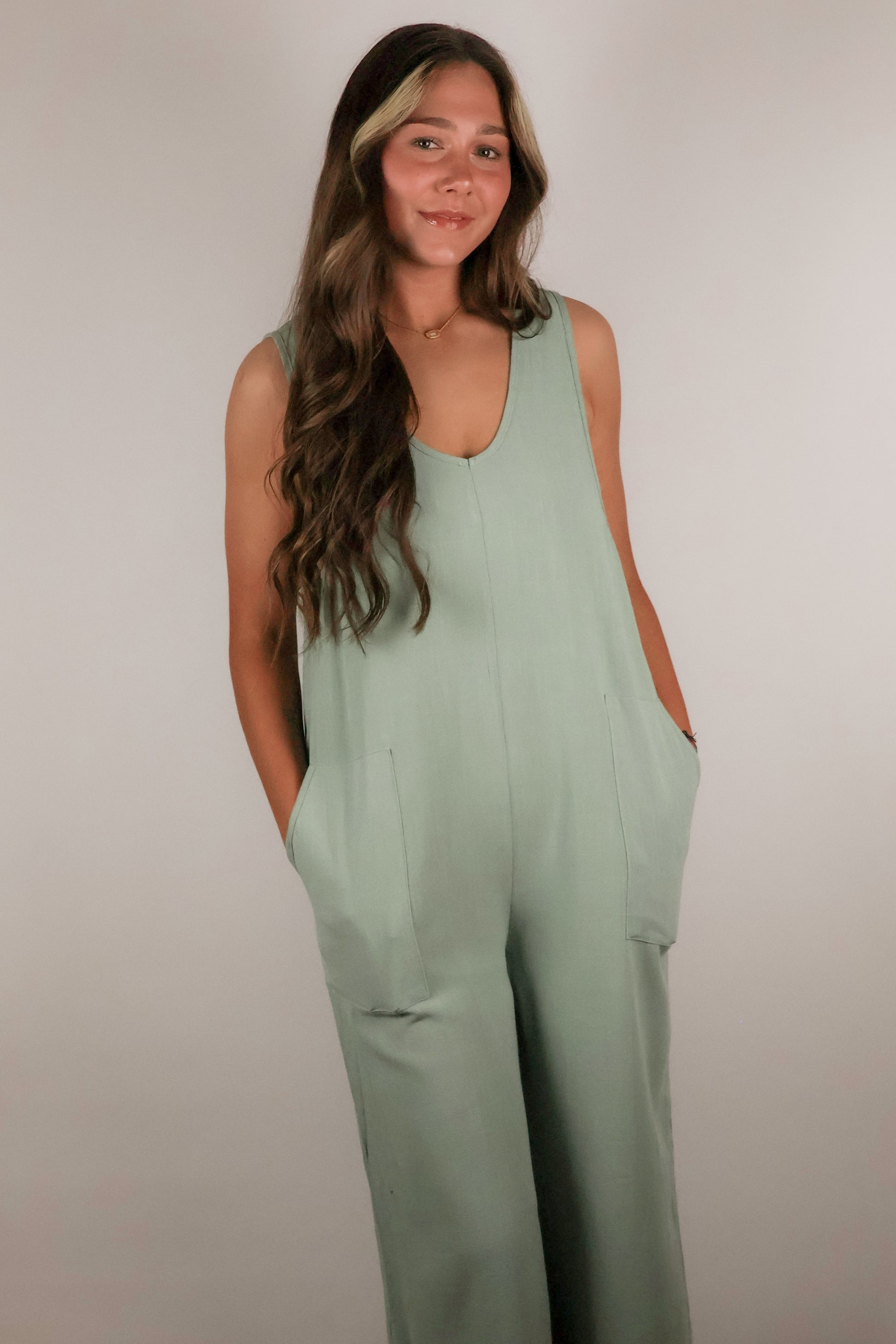 Solid Sleeveless Jumpsuit
