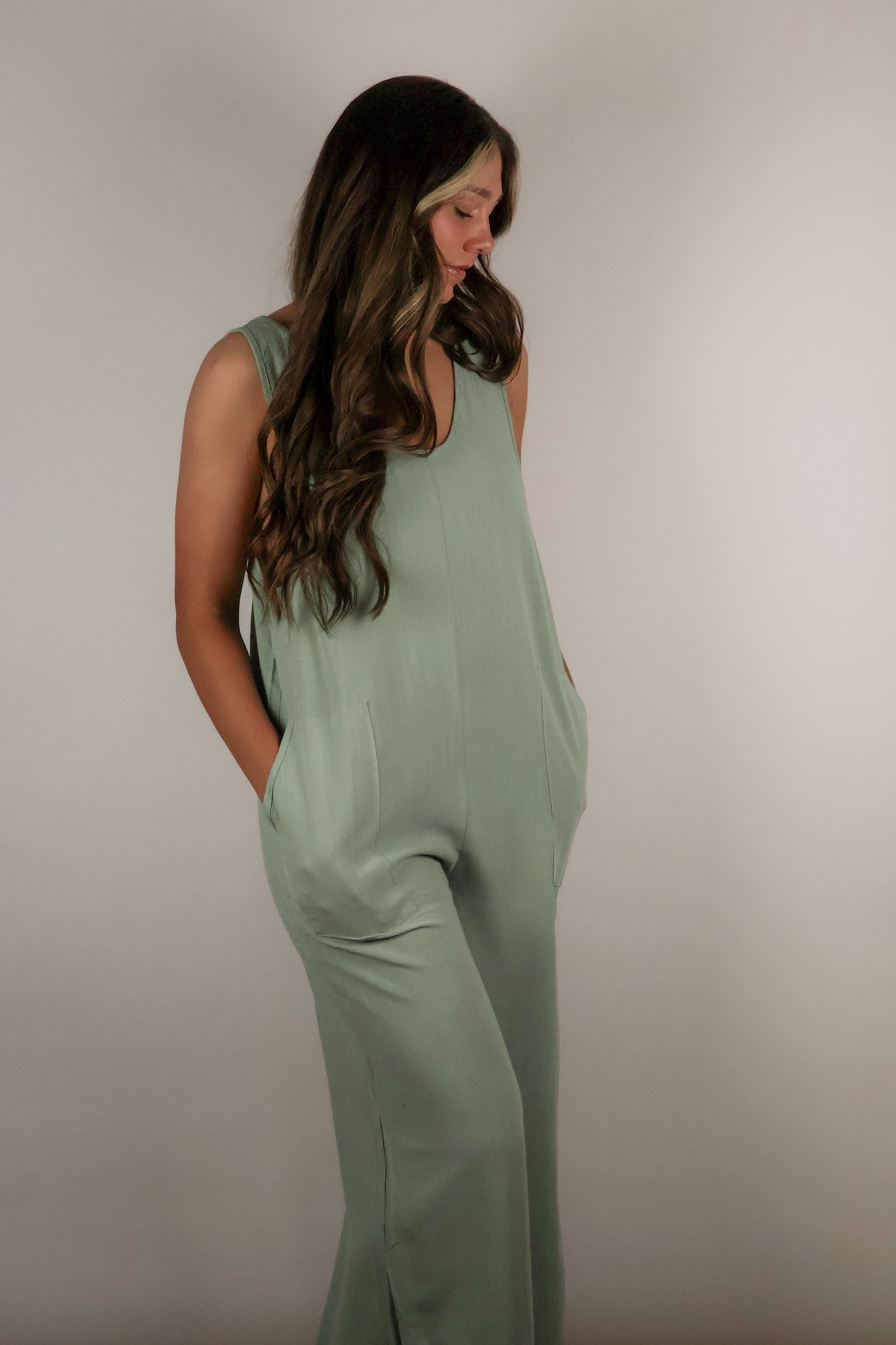 Solid Sleeveless Jumpsuit
