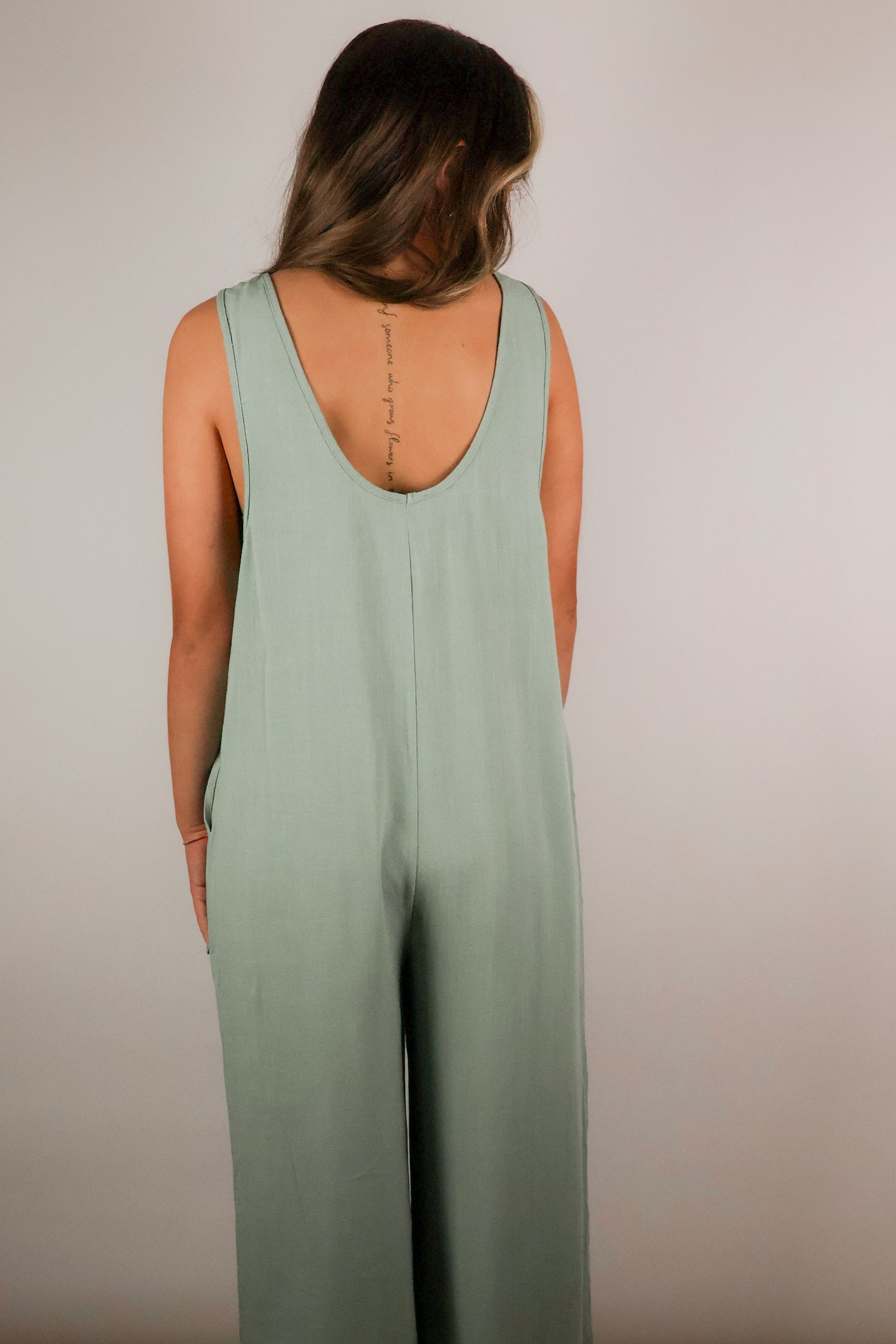Solid Sleeveless Jumpsuit